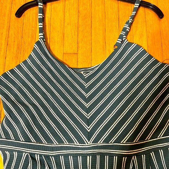 Green & White Jumpsuit in Perfect Condition, Super Comfy, On Trend - Picture 2 of 5